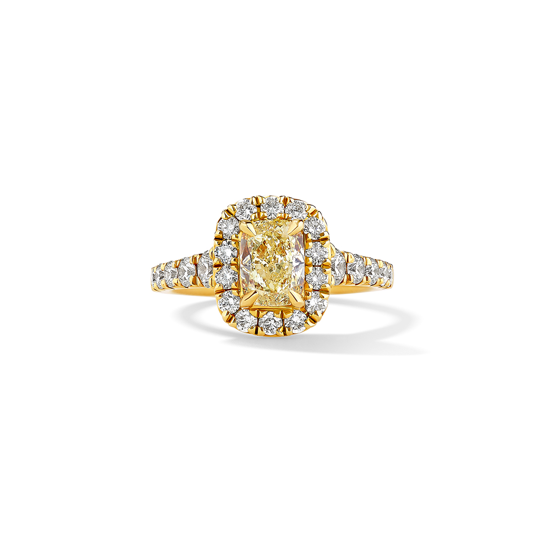 Henri Daussi 18K Yellow Gold Diamond Ring - YAVY5