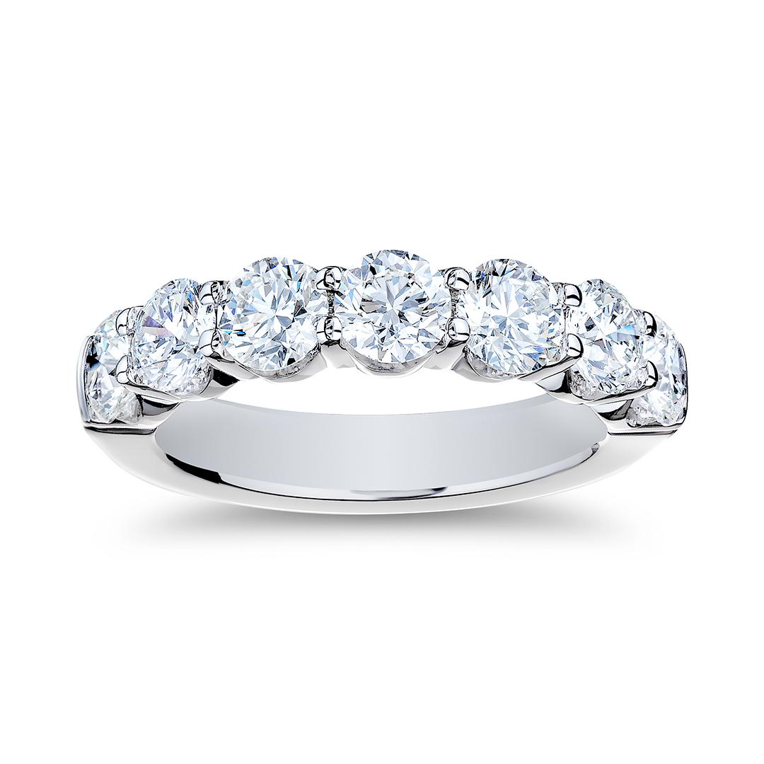18K White Gold and Diamond Band Ring itemprop=