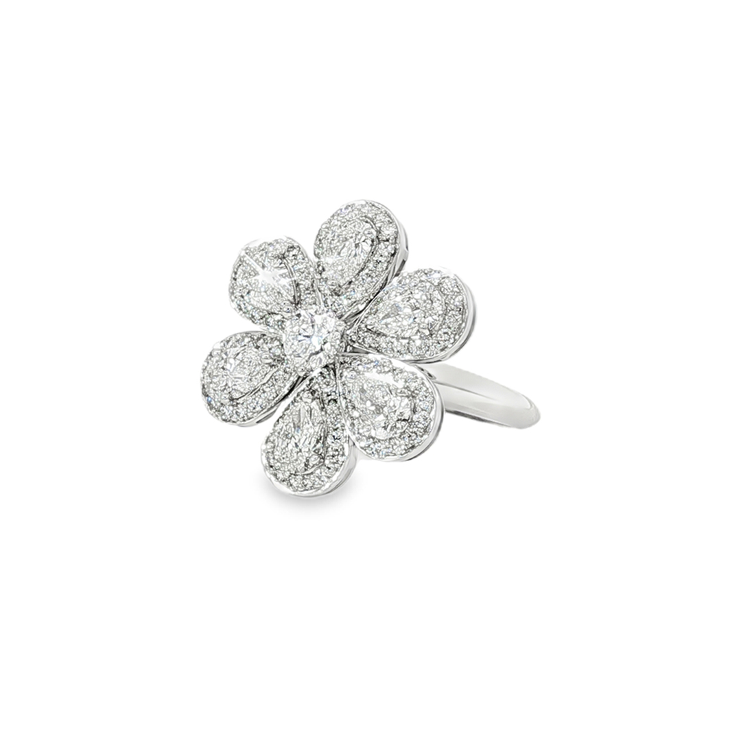 18K White Gold Diamond Flower Ring