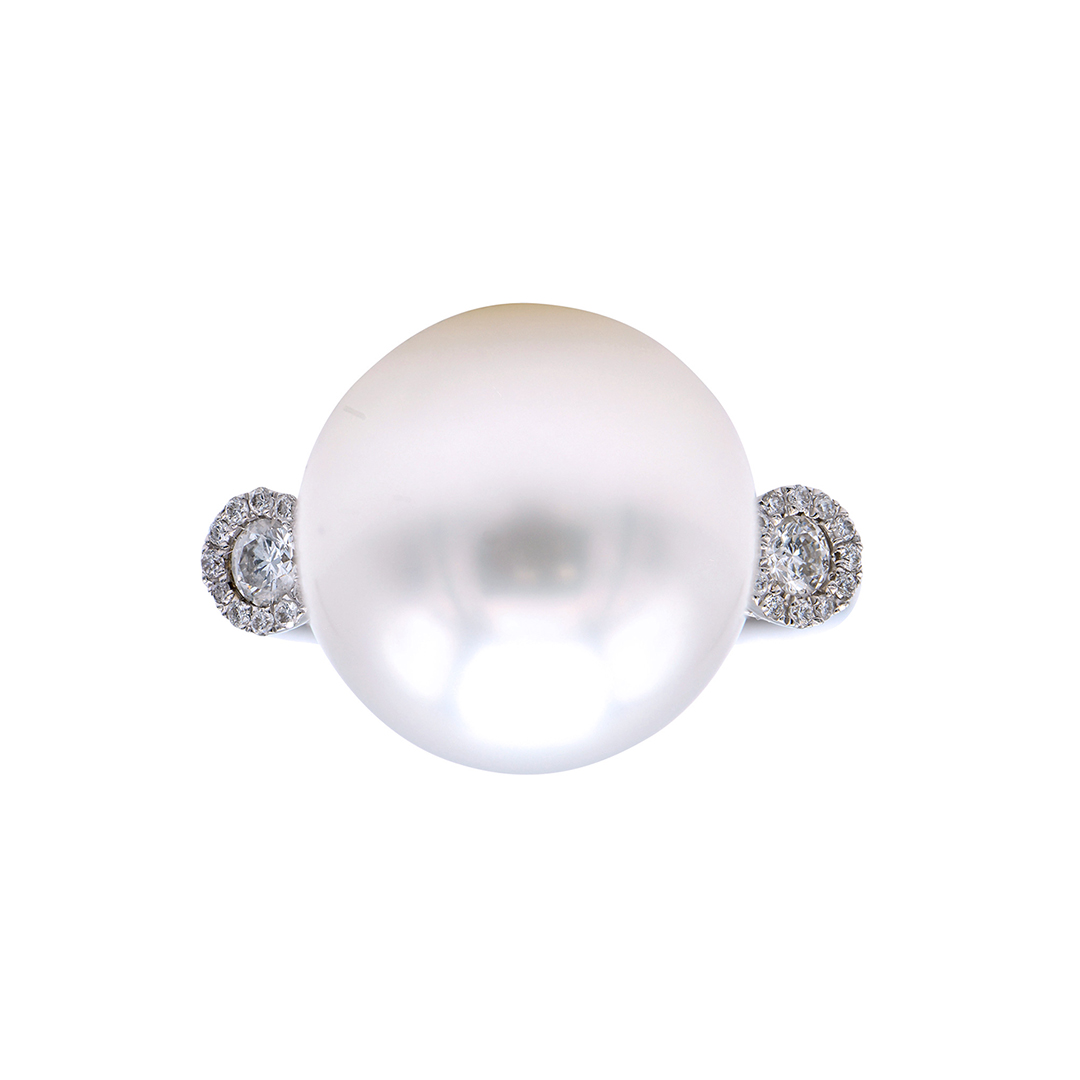 18K White Gold Pearl and Diamond Ring