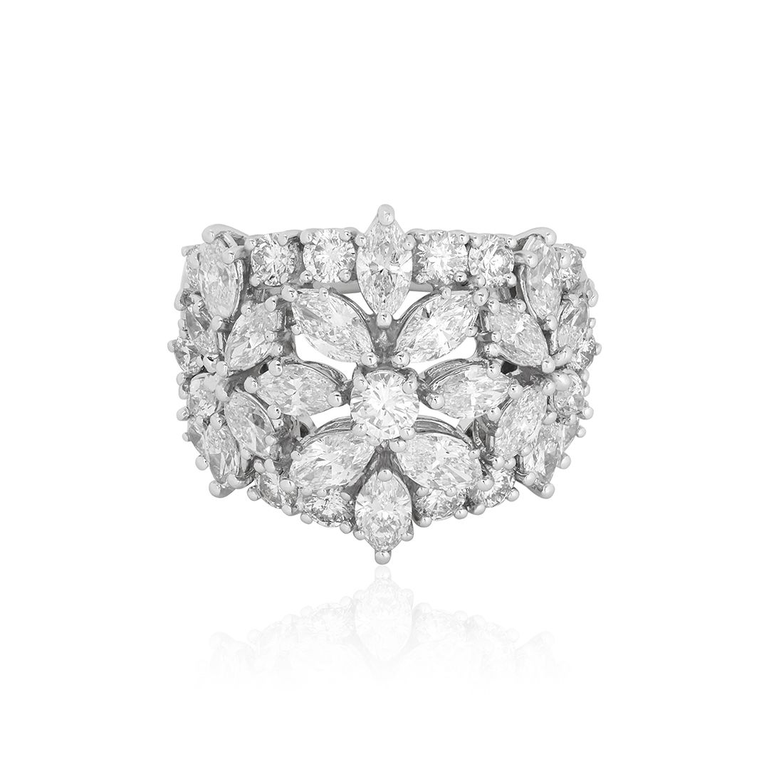 18K White Gold Diamond Flower Cluster Ring