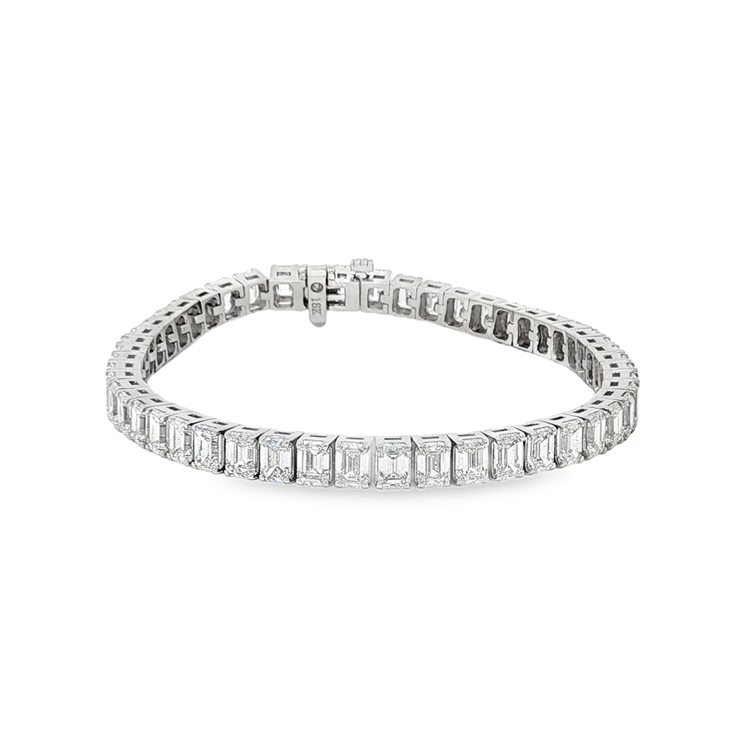 18K White Gold Emerald Shape Diamond Tennis Bracelet