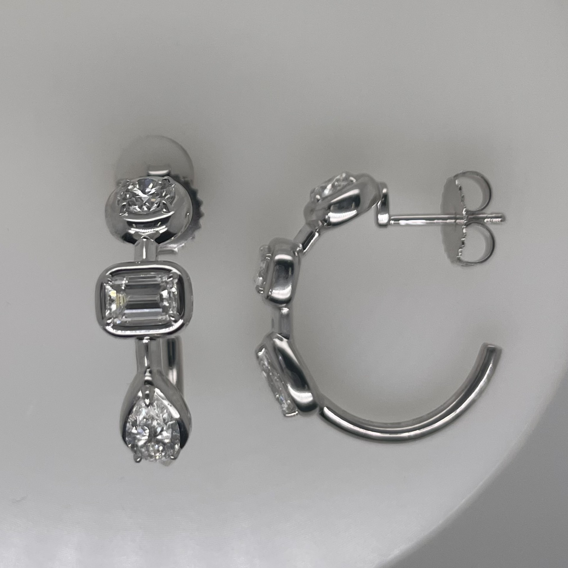 Kwiat 18K White Gold Starry Night Diamond Earrings