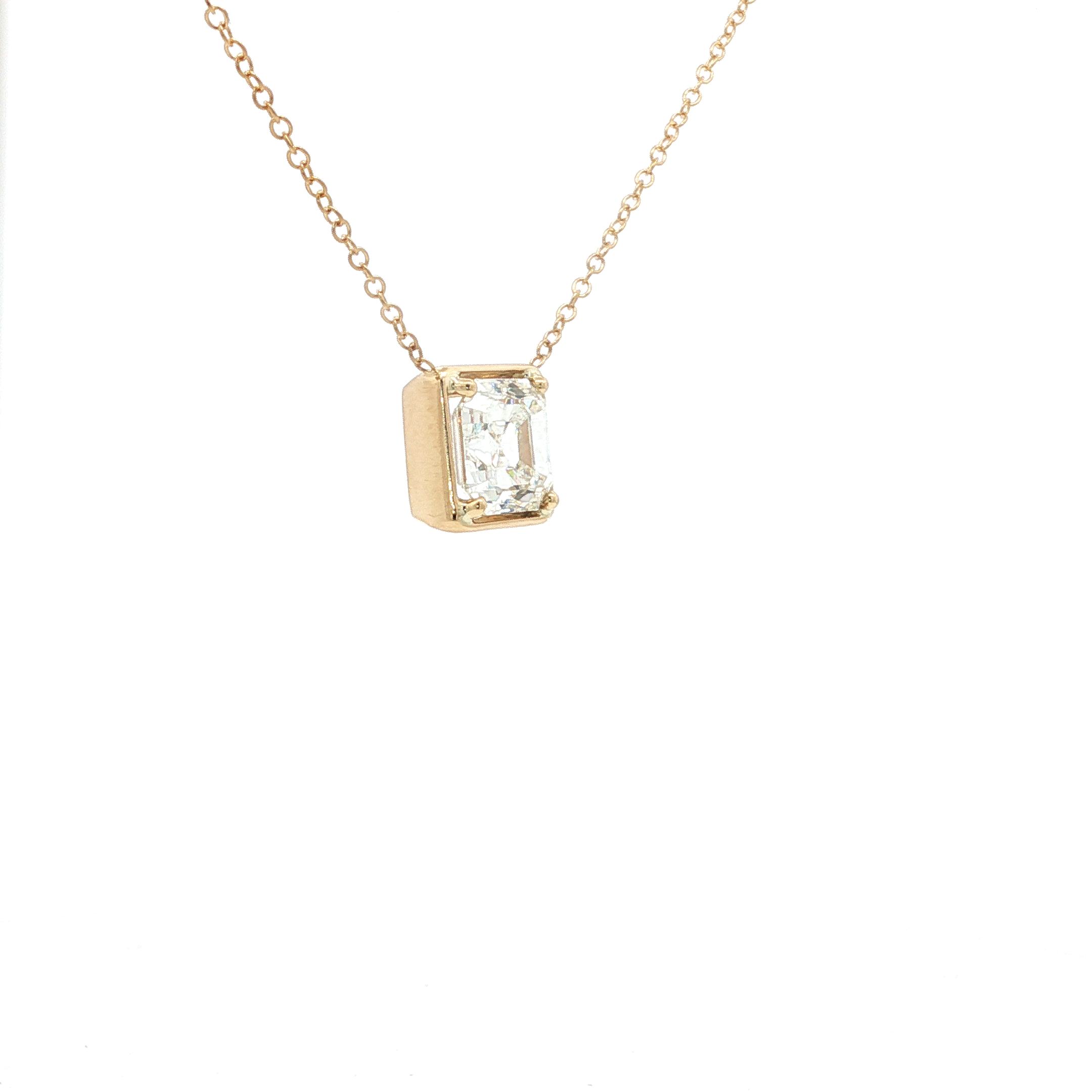 18K Yellow Gold Diamond Solitaire Pendant Necklace