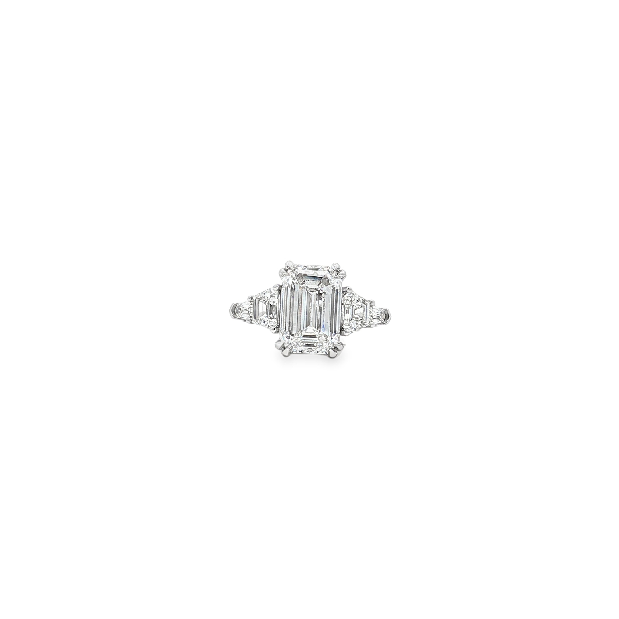 18K White Gold Diamond Three Stone Ring - SPJ447981