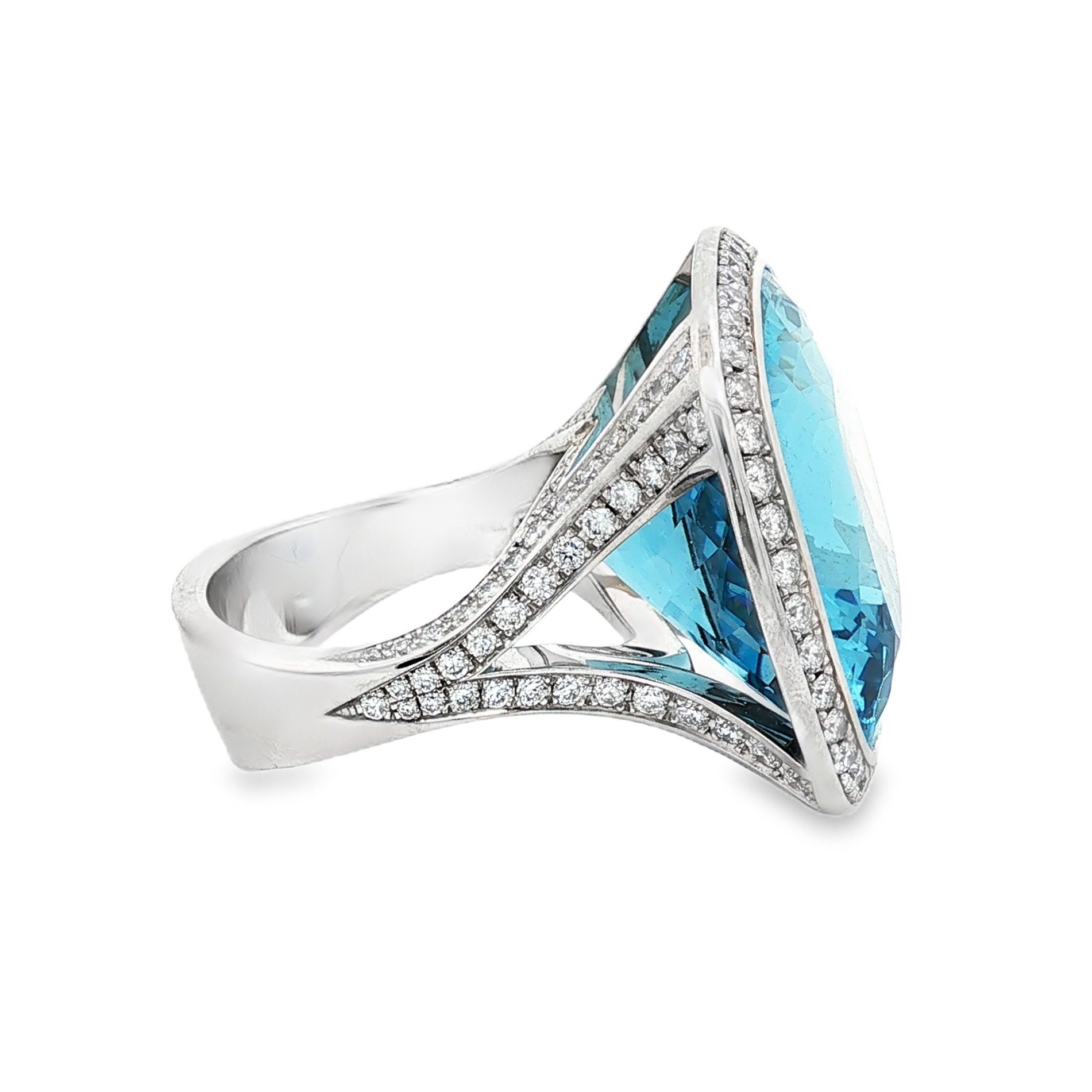 18W 35.75CT CUSH SANTA MARIA AQUAMARINE 2.40TW F VS RING