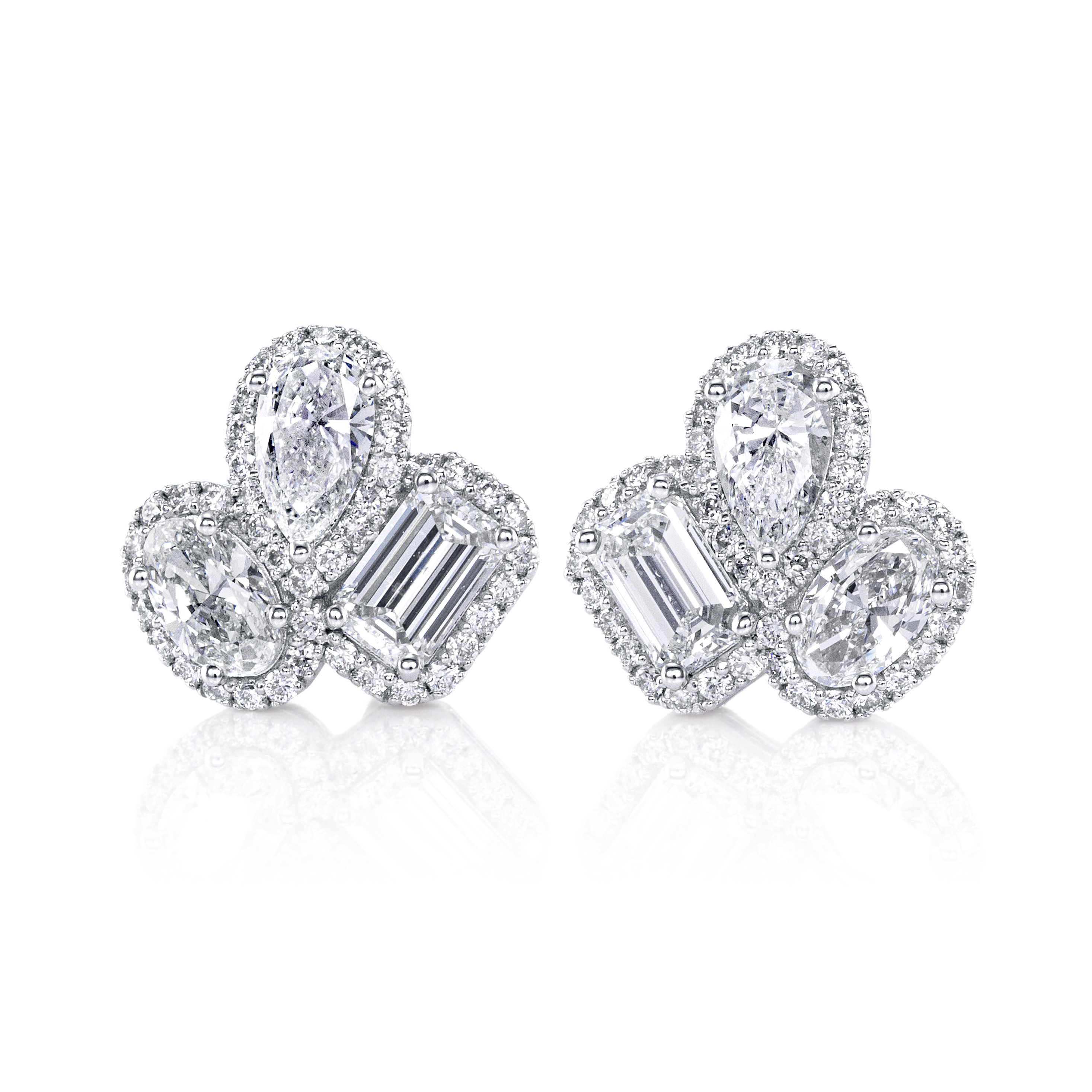 18K White Gold Diamond Cluster Earrings - 6444
